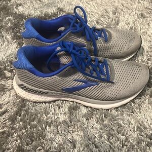 Brooks adrenaline gently worn . Like new